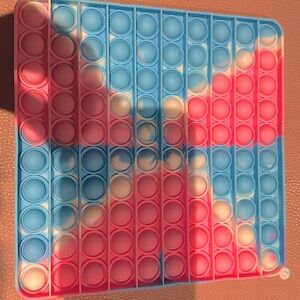 Pink blue white poppet